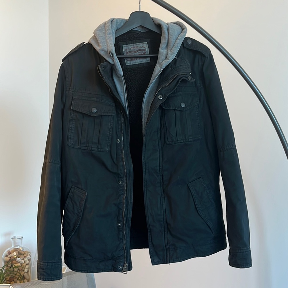 LEVI’S Sherpa Trucker Jacket